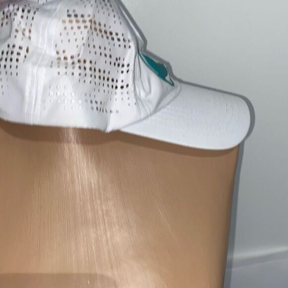 Reel Legends Women's White Perforated Snapback Baseball Cap Hat One Size NWT - Picture 2 of 10